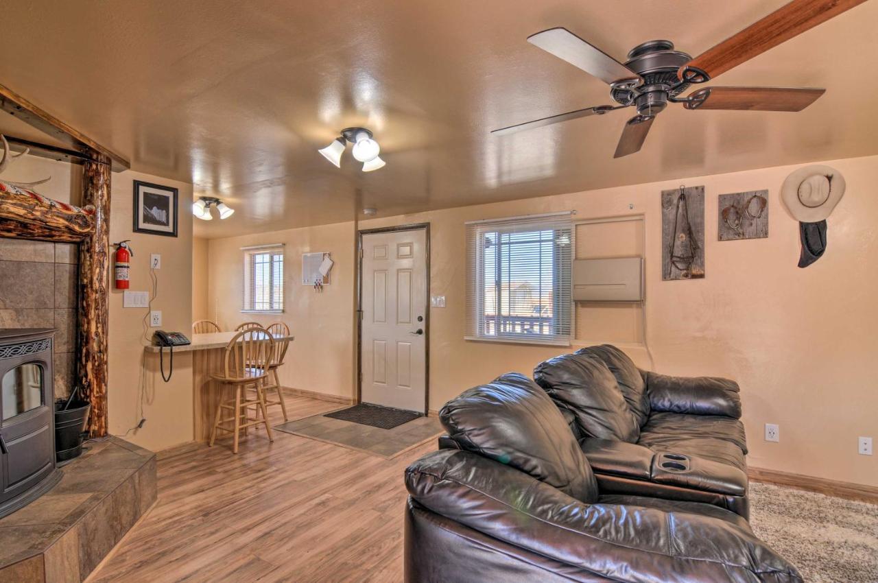 Cozy Home With Canyon Views 2 Mi To Grand Staircase Henrieville 外观 照片