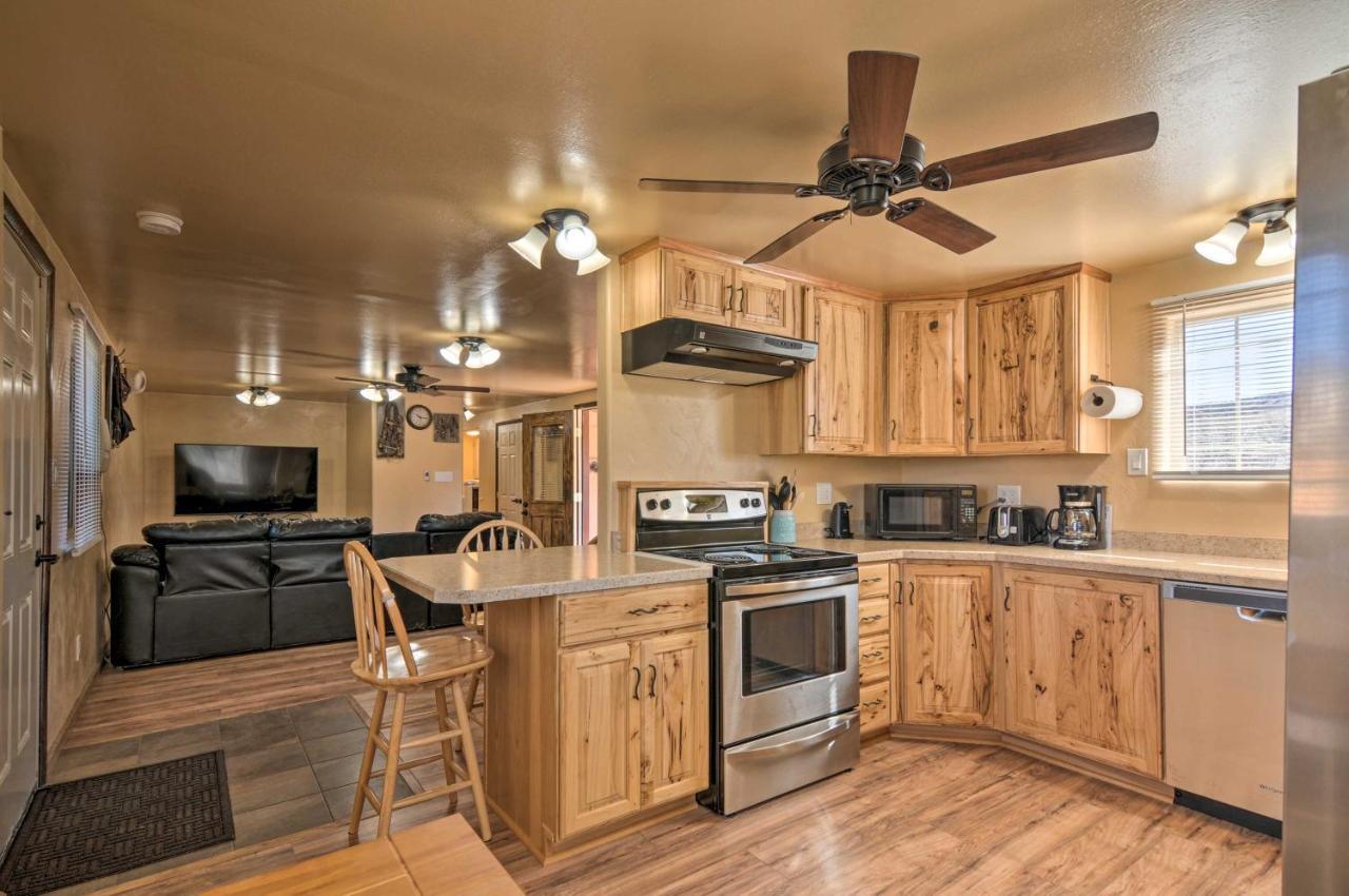 Cozy Home With Canyon Views 2 Mi To Grand Staircase Henrieville 外观 照片
