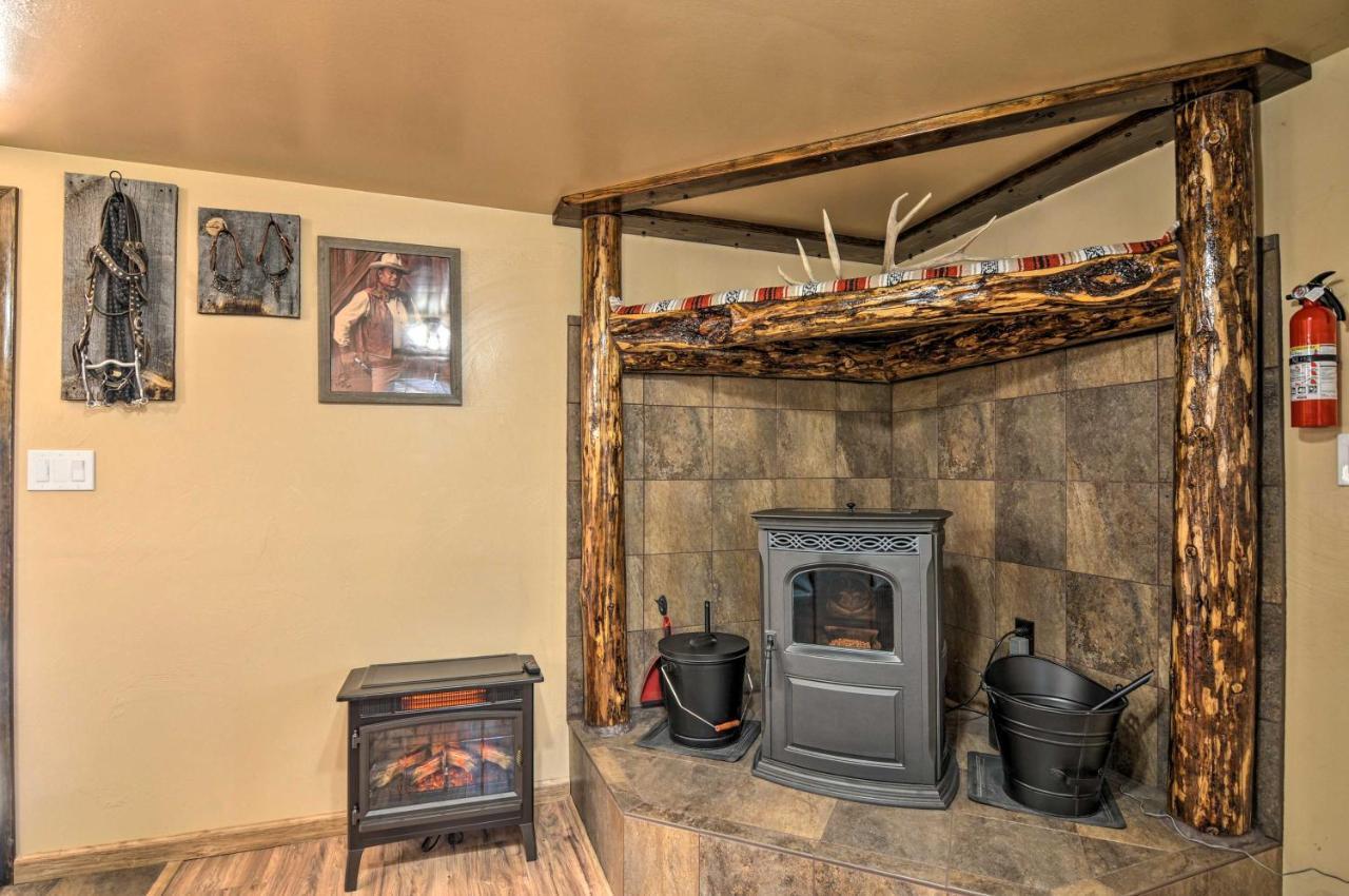 Cozy Home With Canyon Views 2 Mi To Grand Staircase Henrieville 外观 照片