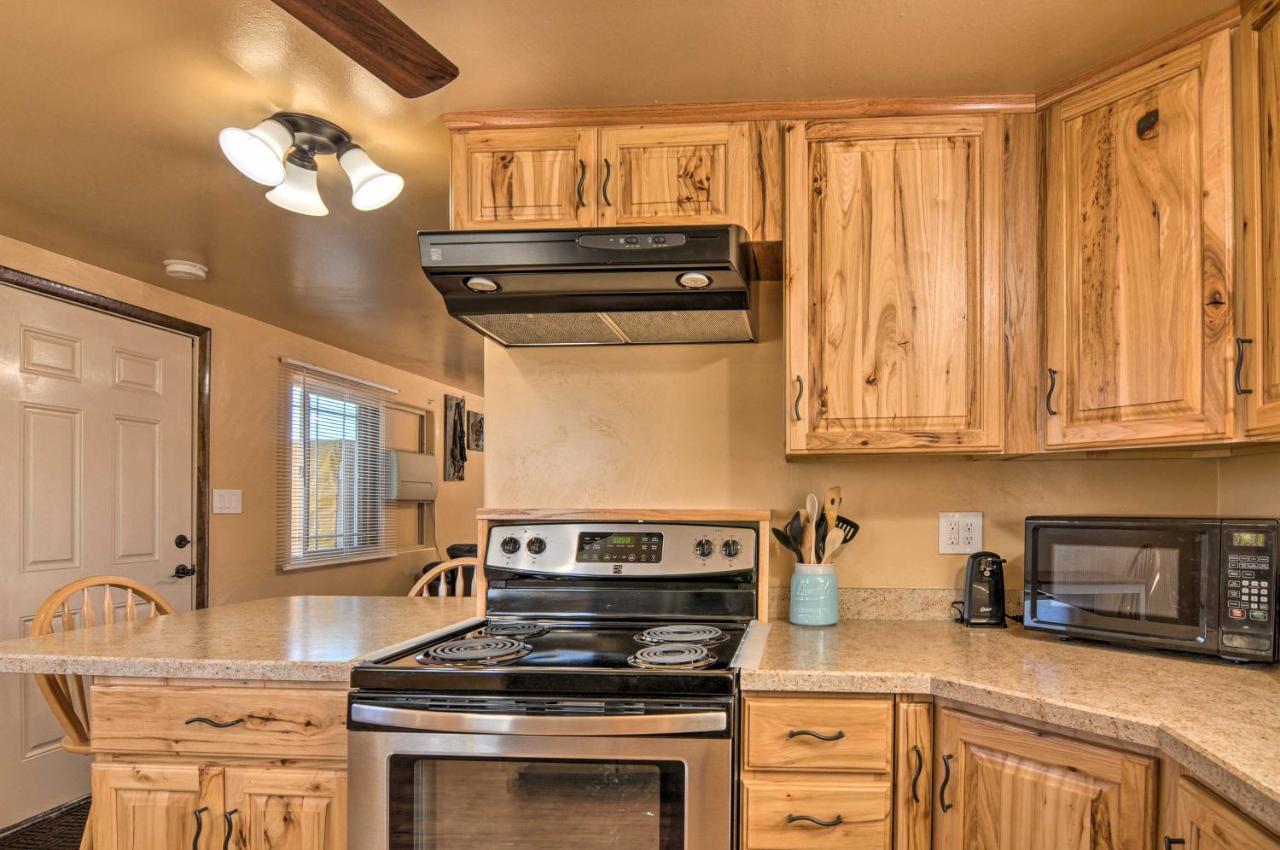 Cozy Home With Canyon Views 2 Mi To Grand Staircase Henrieville 外观 照片